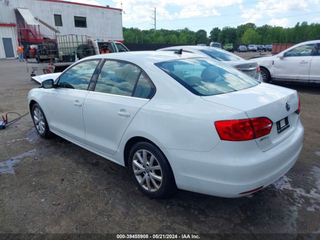 Photo 2 VIN: 3VWD17AJ2EM429060 - VOLKSWAGEN JETTA 