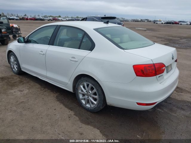 Photo 2 VIN: 3VWD17AJ3EM218689 - VOLKSWAGEN JETTA 