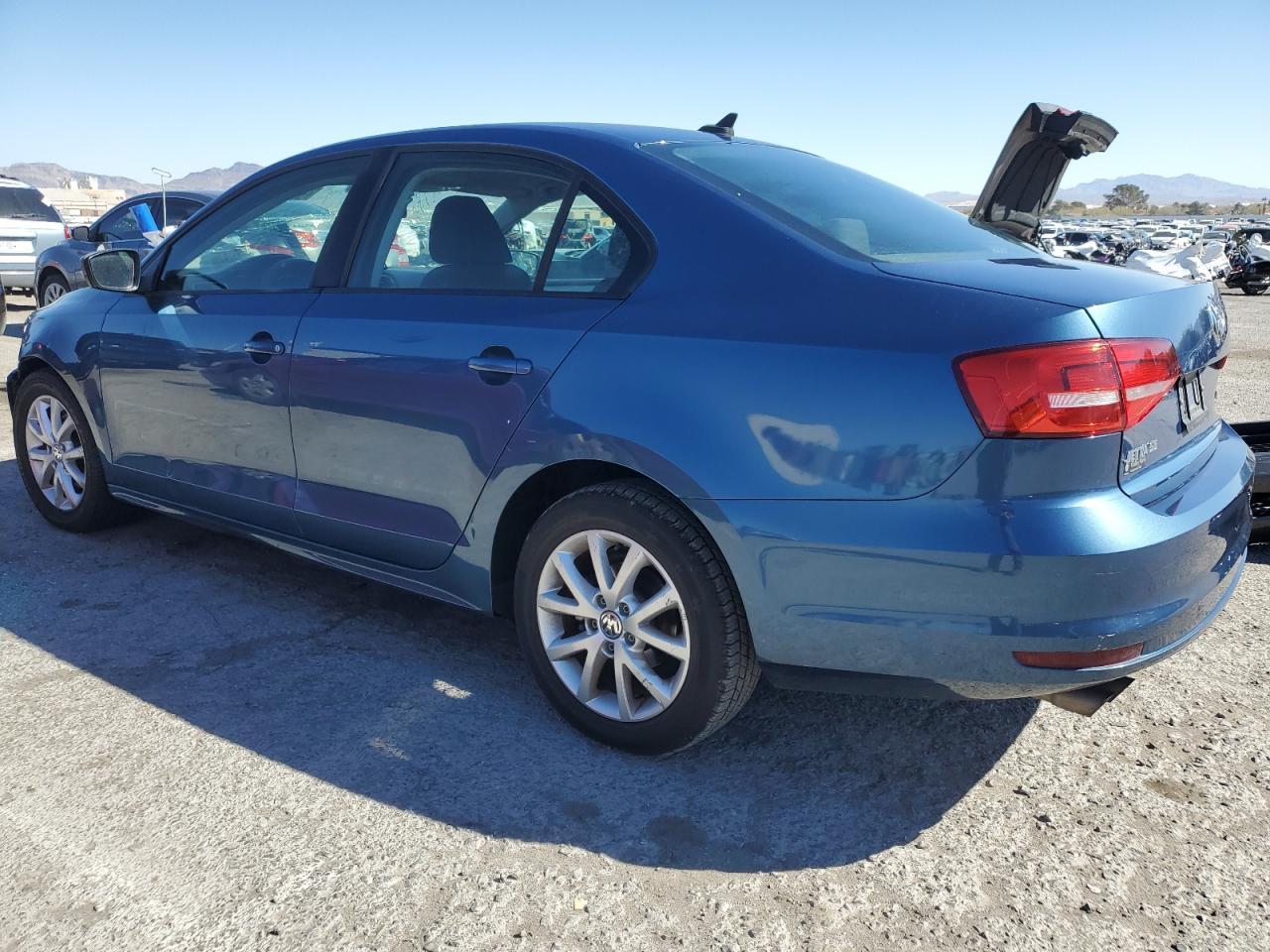 Photo 1 VIN: 3VWD17AJ4FM267904 - VOLKSWAGEN JETTA 