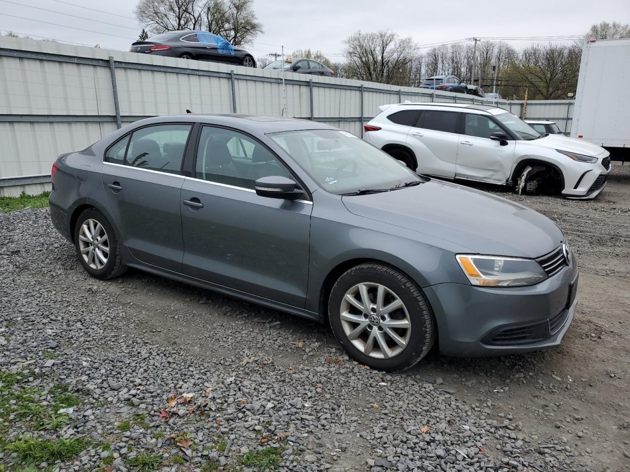 Photo 3 VIN: 3VWD17AJ5EM435158 - VOLKSWAGEN JETTA 