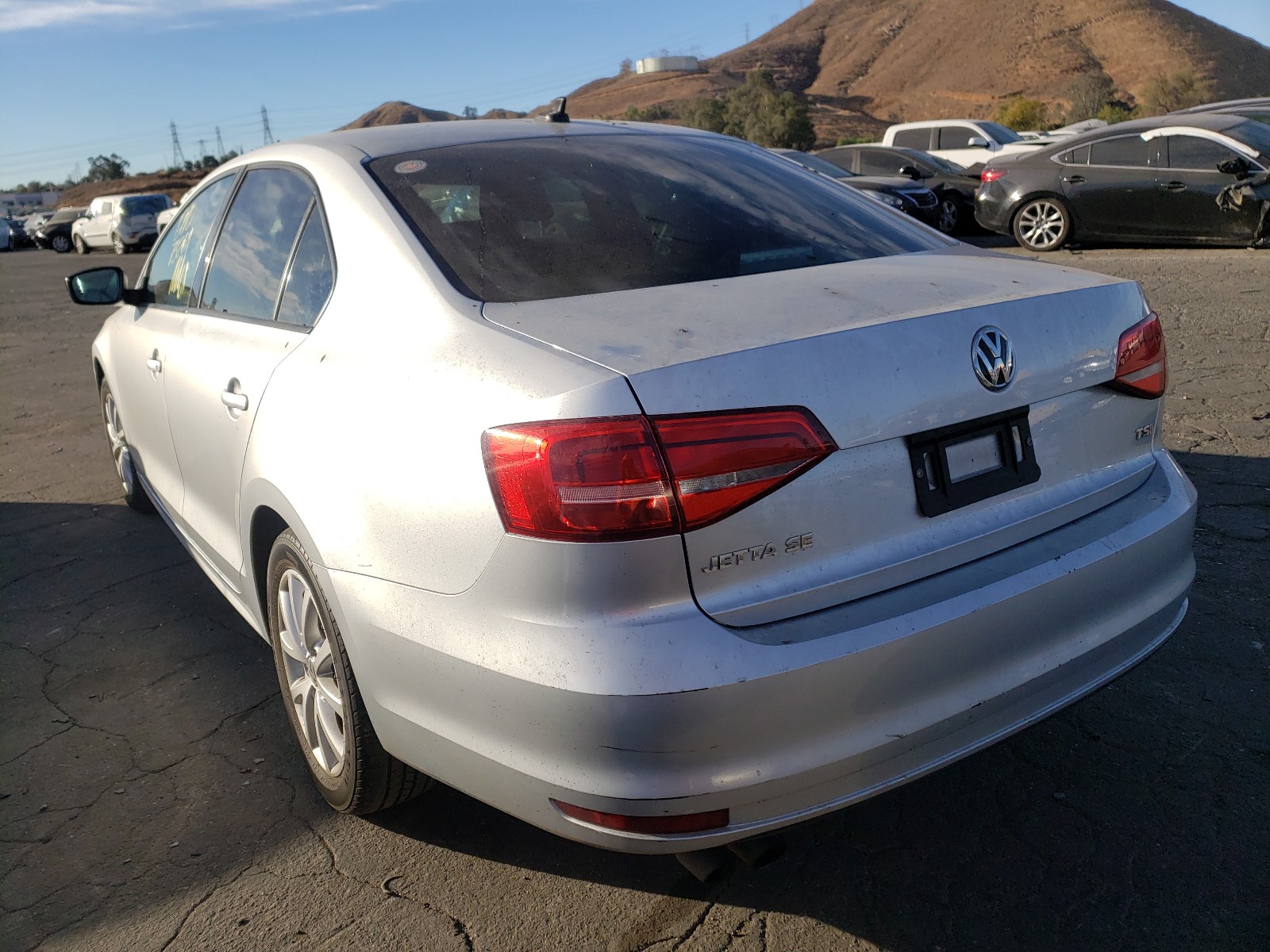 Photo 2 VIN: 3VWD17AJ5FM329116 - VOLKSWAGEN JETTA SE 