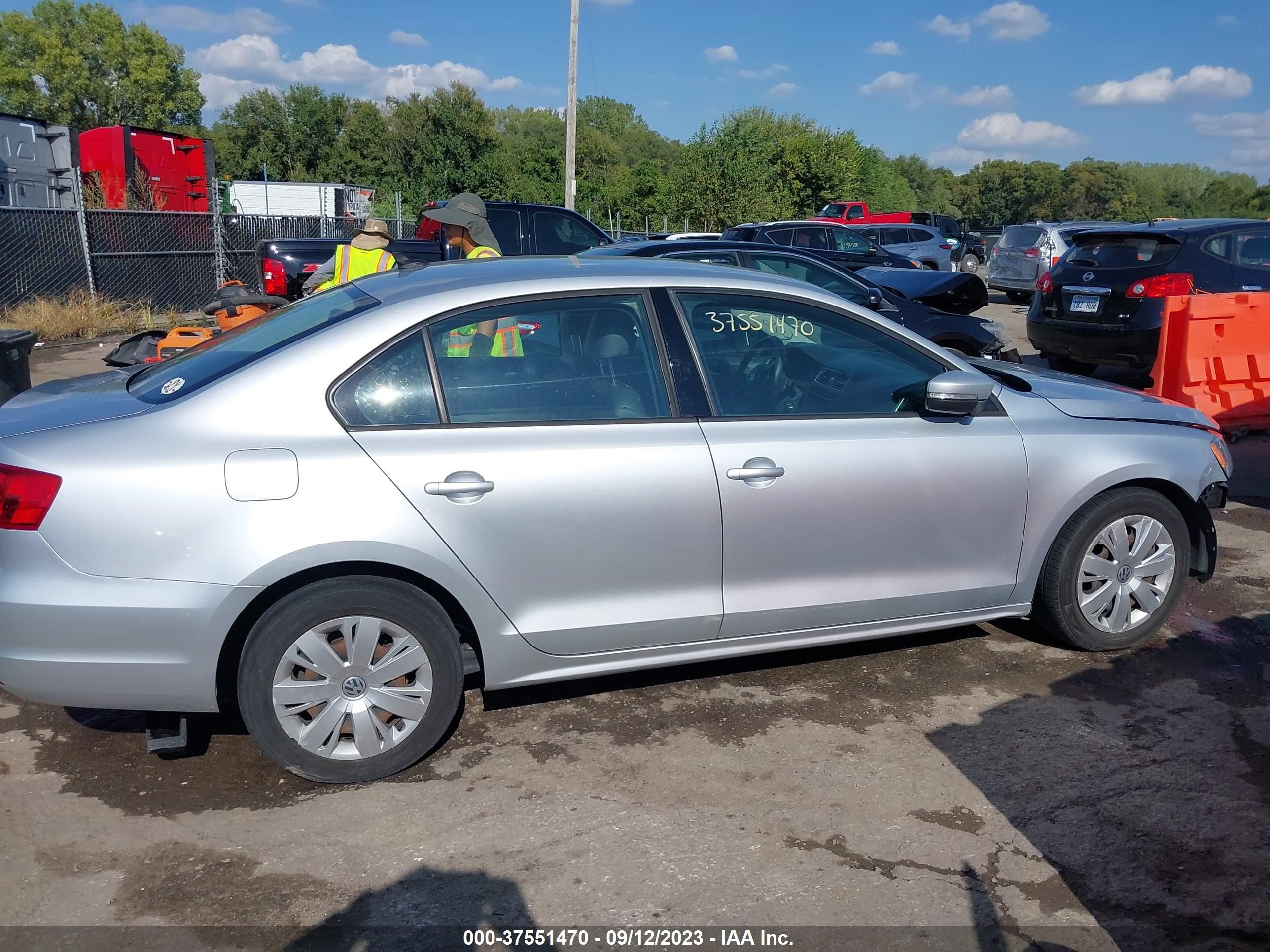 Photo 13 VIN: 3VWD17AJ6EM247605 - VOLKSWAGEN JETTA 