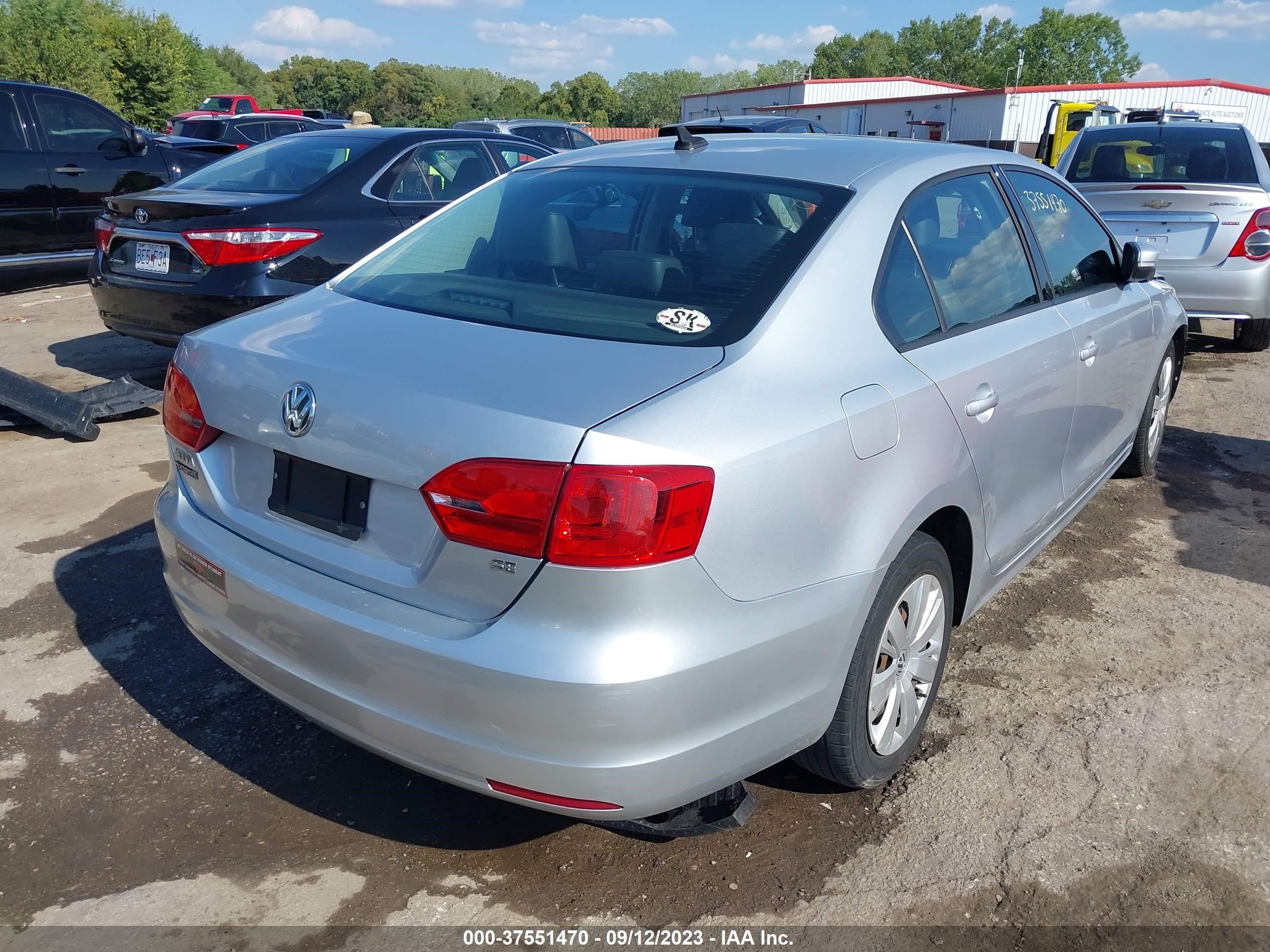 Photo 3 VIN: 3VWD17AJ6EM247605 - VOLKSWAGEN JETTA 