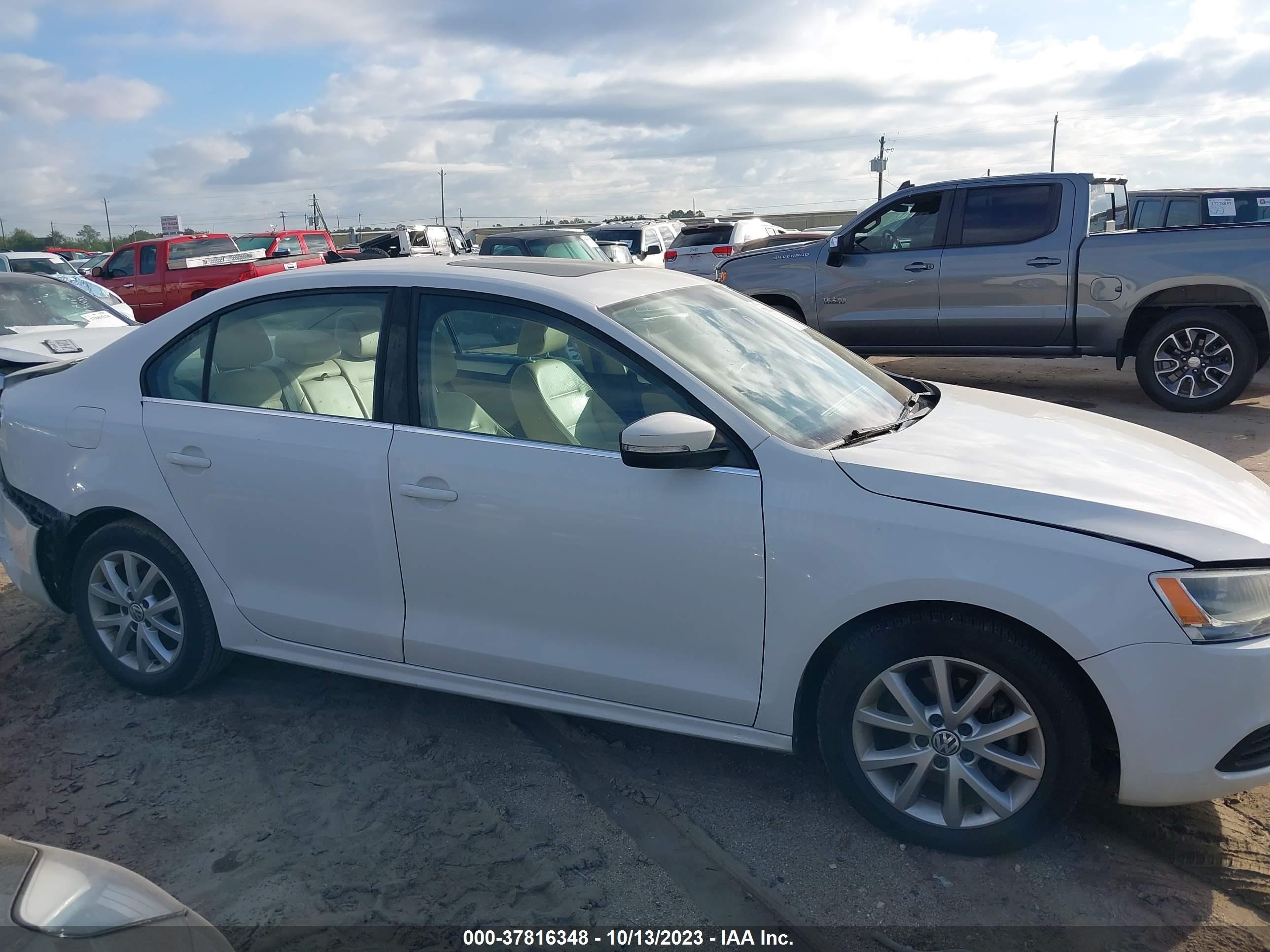 Photo 12 VIN: 3VWD17AJ7EM354534 - VOLKSWAGEN JETTA 