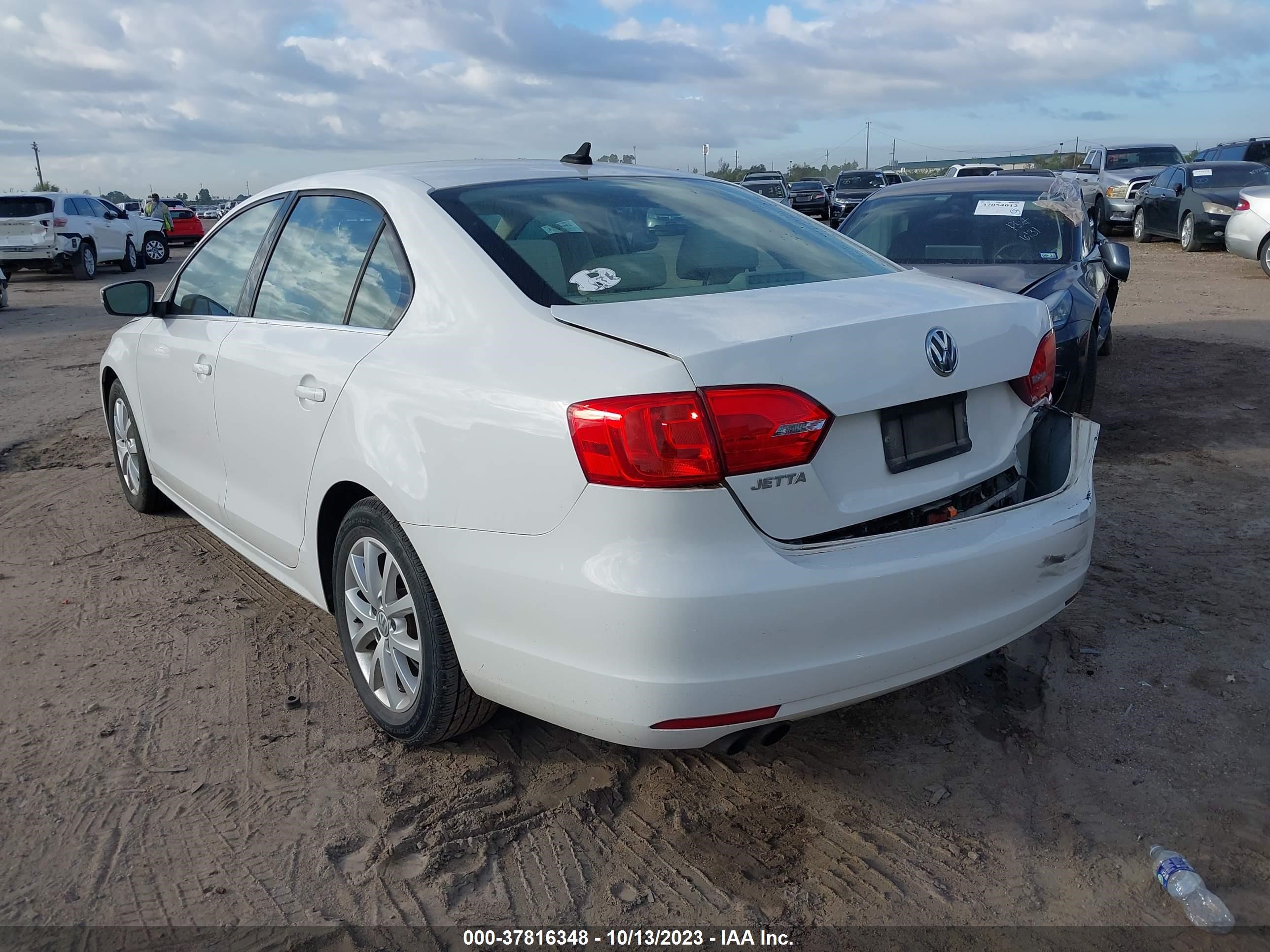 Photo 2 VIN: 3VWD17AJ7EM354534 - VOLKSWAGEN JETTA 