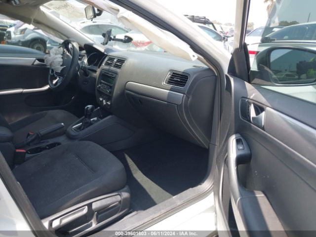 Photo 4 VIN: 3VWD17AJ7FM258307 - VOLKSWAGEN JETTA 