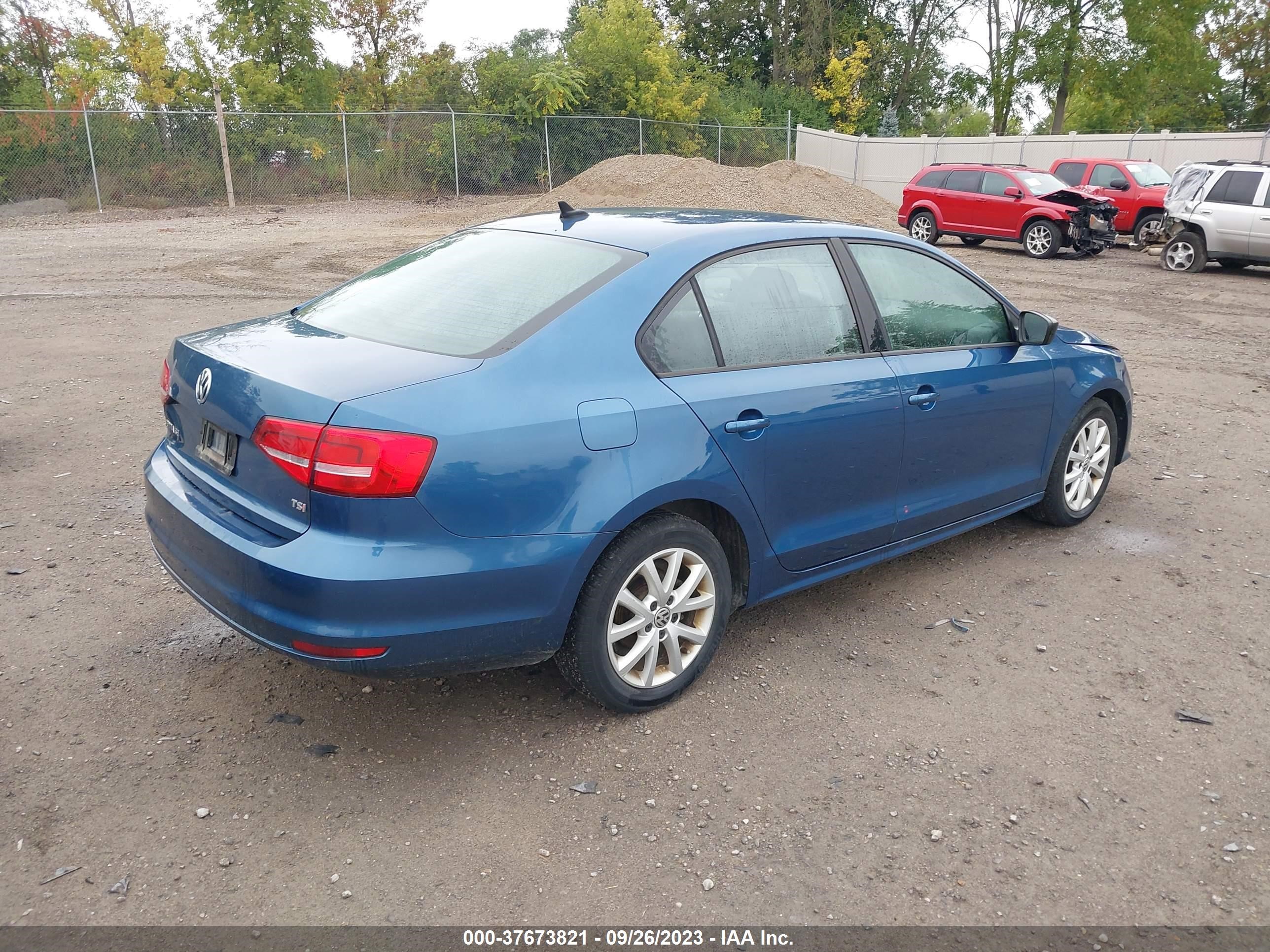 Photo 3 VIN: 3VWD17AJ8FM281837 - VOLKSWAGEN JETTA 