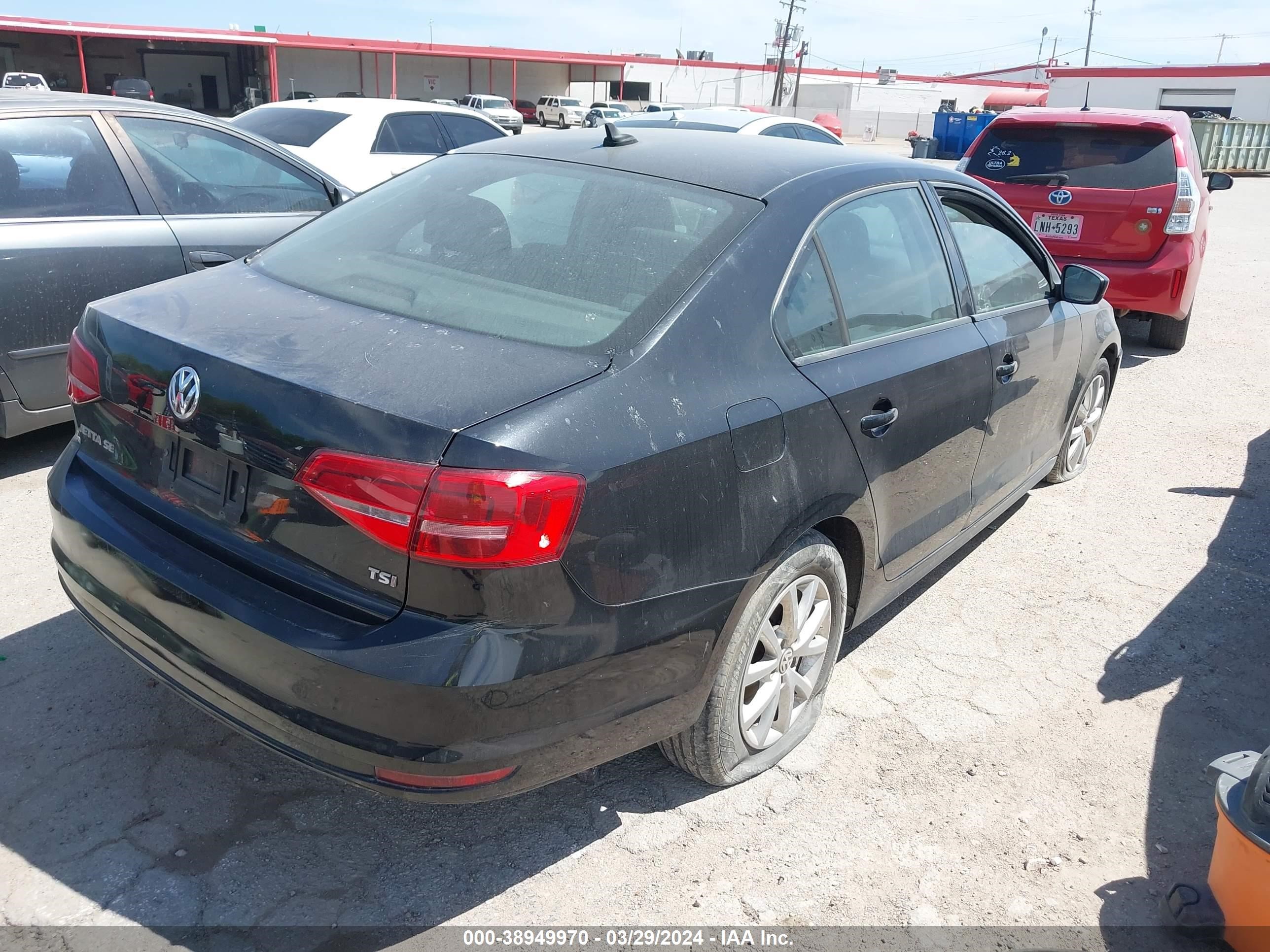 Photo 3 VIN: 3VWD17AJ8FM334259 - VOLKSWAGEN JETTA 