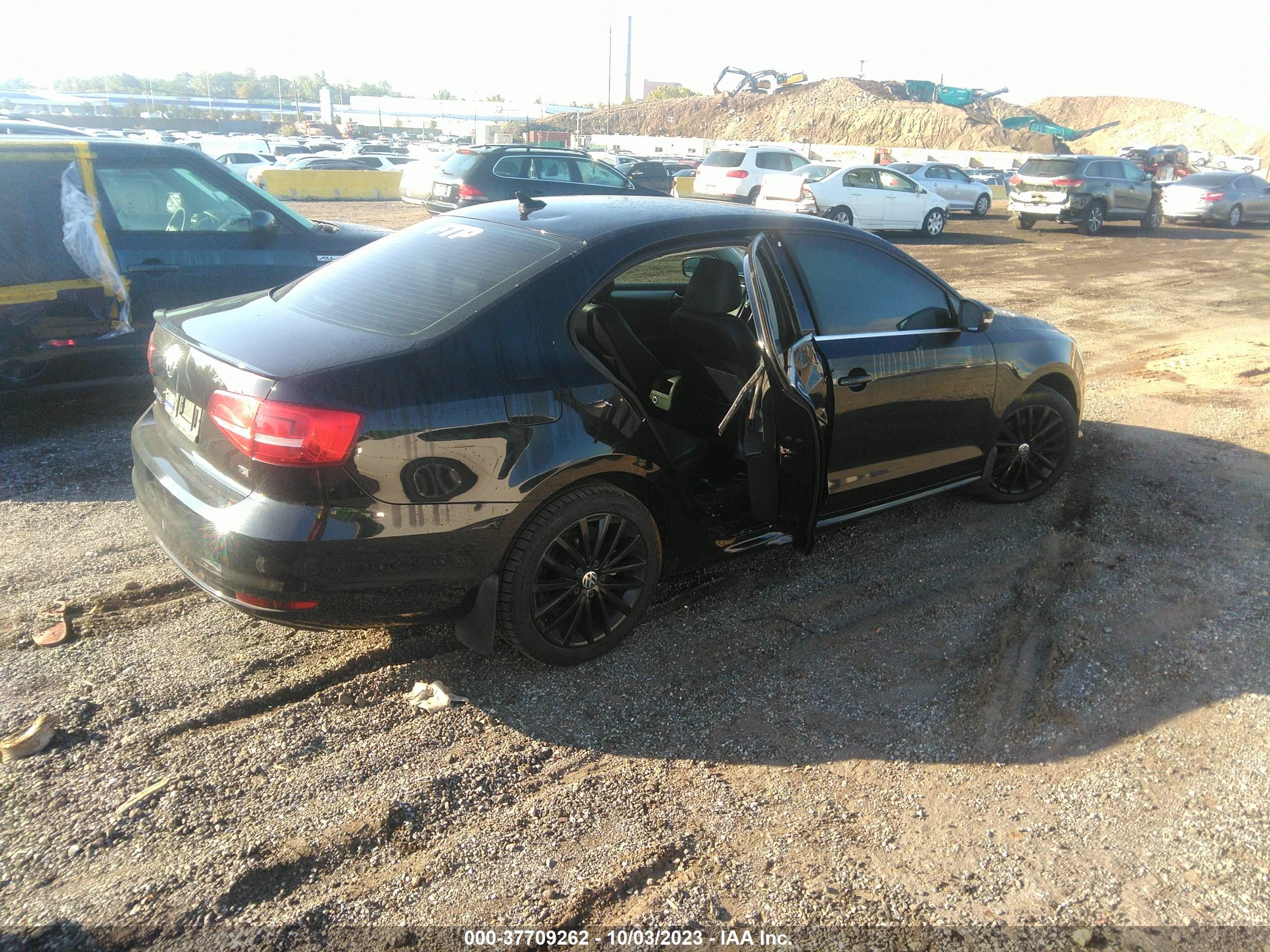 Photo 3 VIN: 3VWD17AJ8FM337646 - VOLKSWAGEN JETTA 