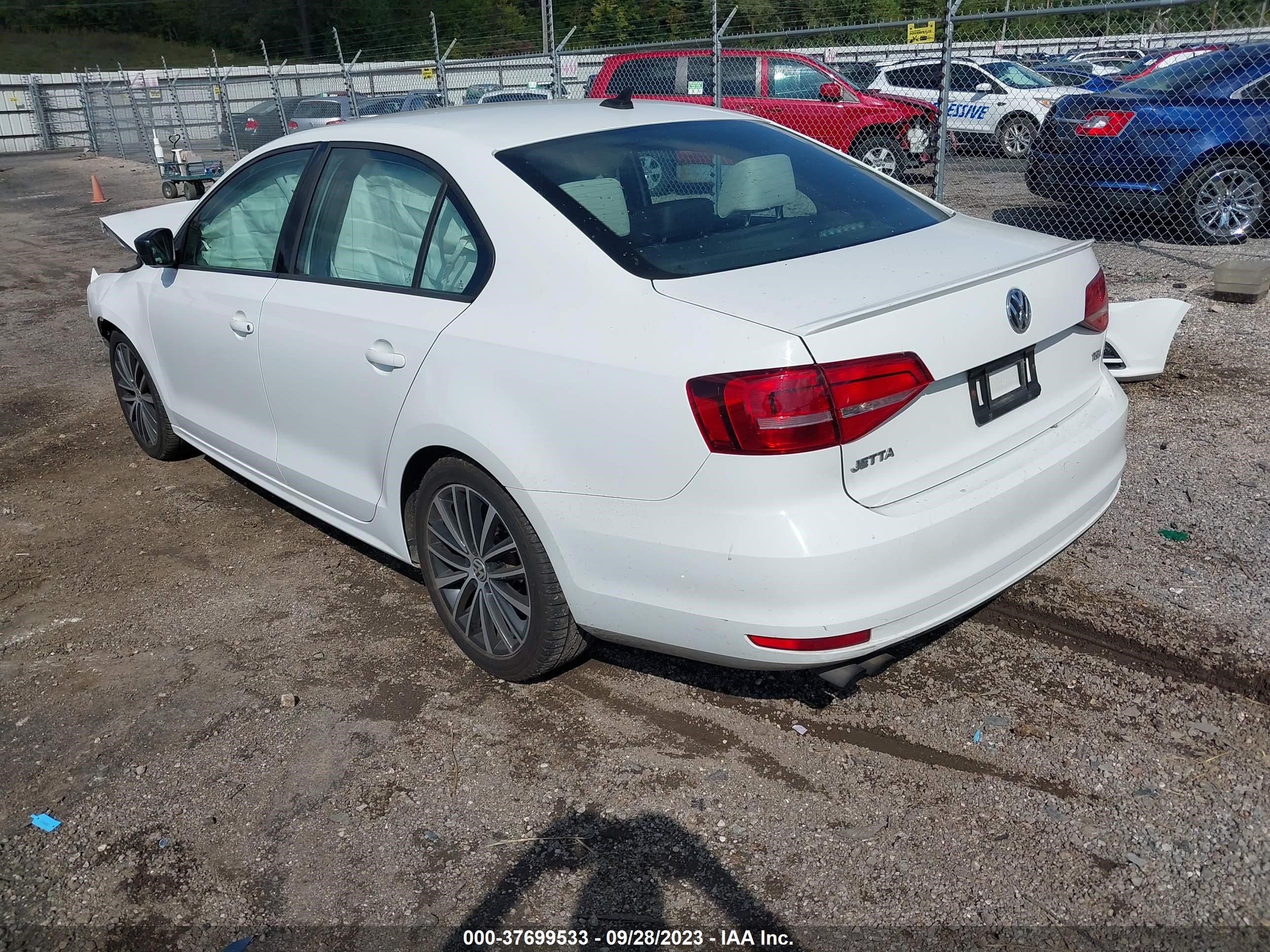 Photo 2 VIN: 3VWD17AJ8FM405878 - VOLKSWAGEN JETTA 