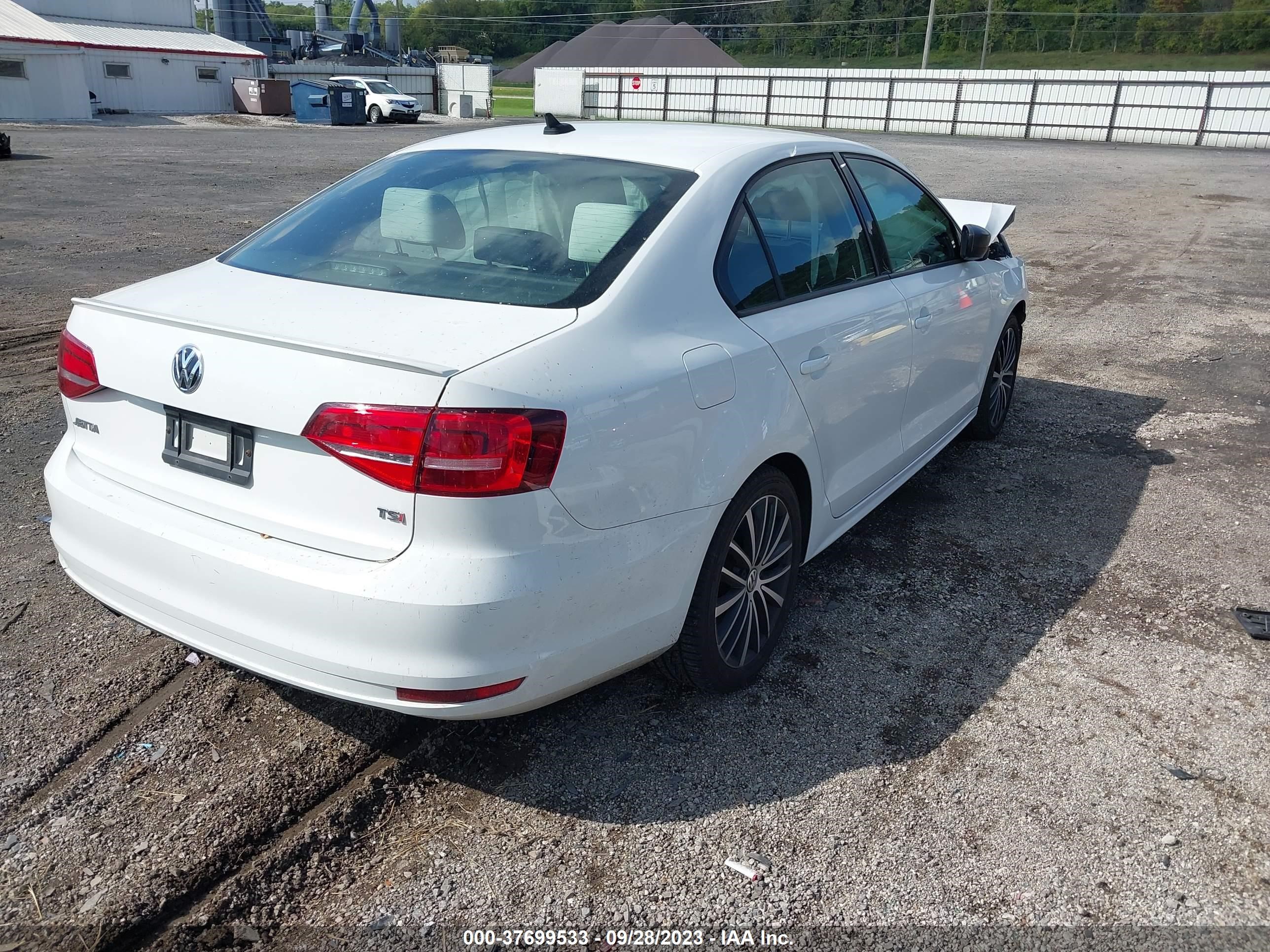 Photo 3 VIN: 3VWD17AJ8FM405878 - VOLKSWAGEN JETTA 