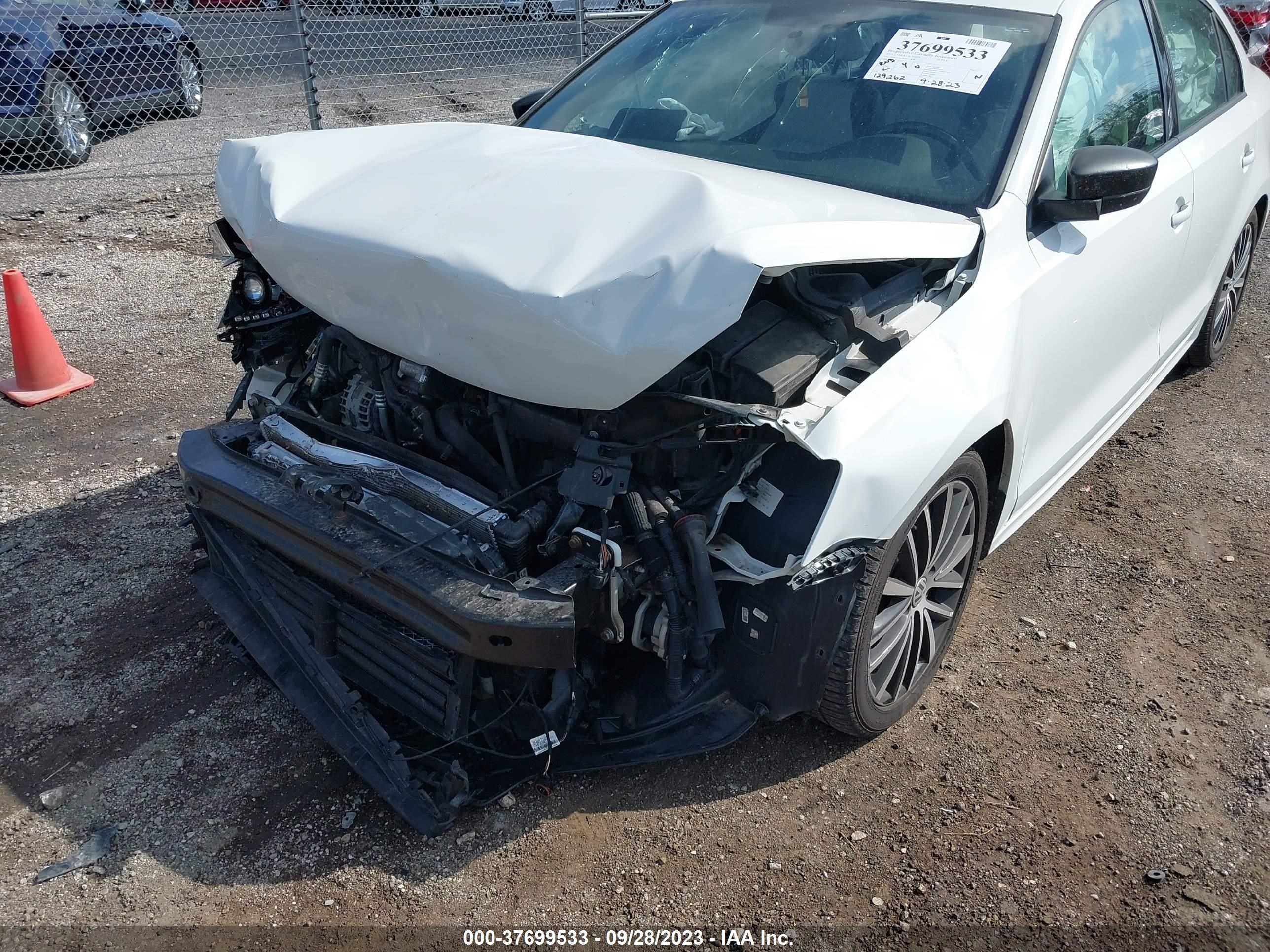 Photo 5 VIN: 3VWD17AJ8FM405878 - VOLKSWAGEN JETTA 