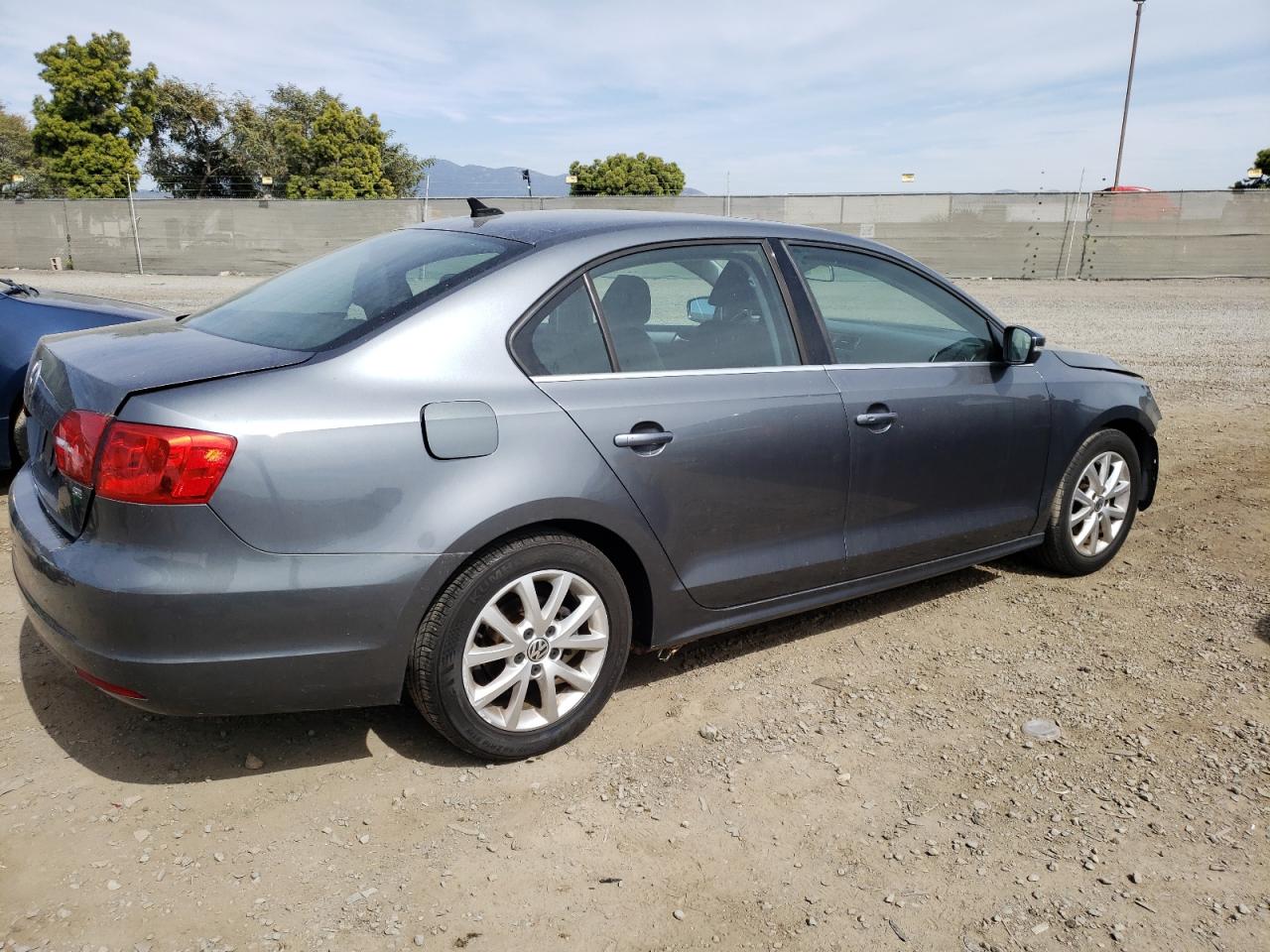 Photo 2 VIN: 3VWD17AJ9EM361825 - VOLKSWAGEN JETTA 