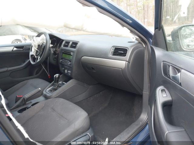 Photo 4 VIN: 3VWD17AJ9FM258597 - VOLKSWAGEN JETTA 