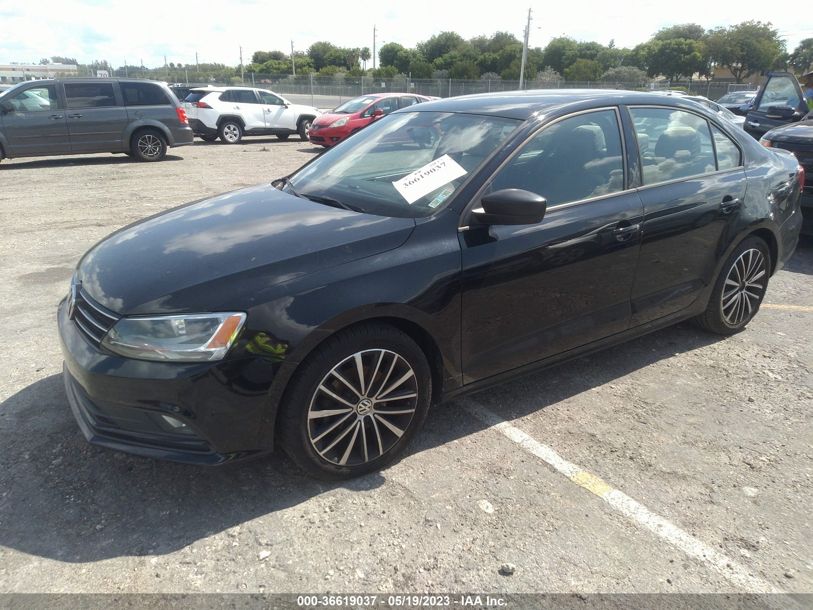 Photo 1 VIN: 3VWD17AJ9GM402327 - VOLKSWAGEN JETTA 