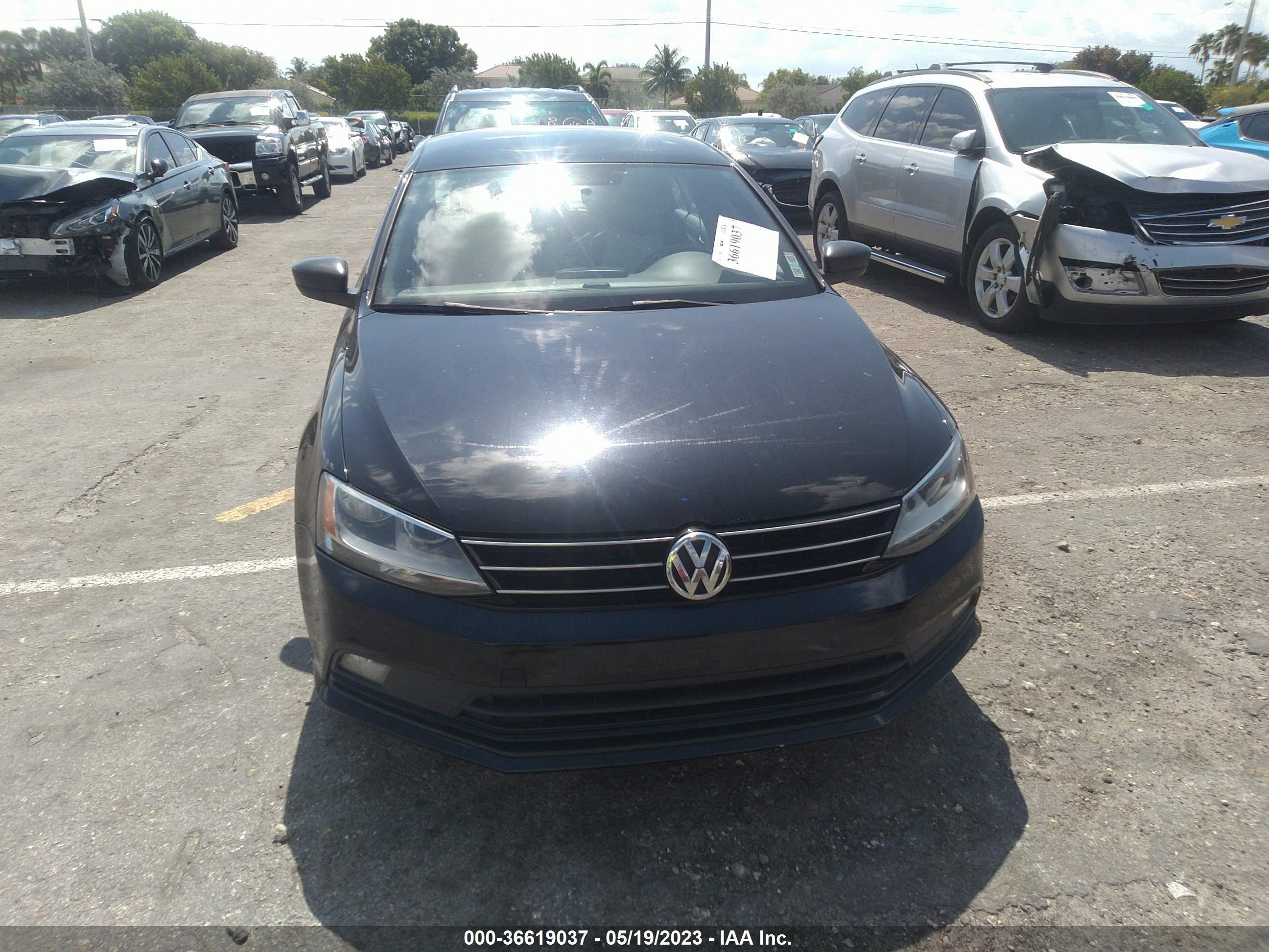 Photo 5 VIN: 3VWD17AJ9GM402327 - VOLKSWAGEN JETTA 