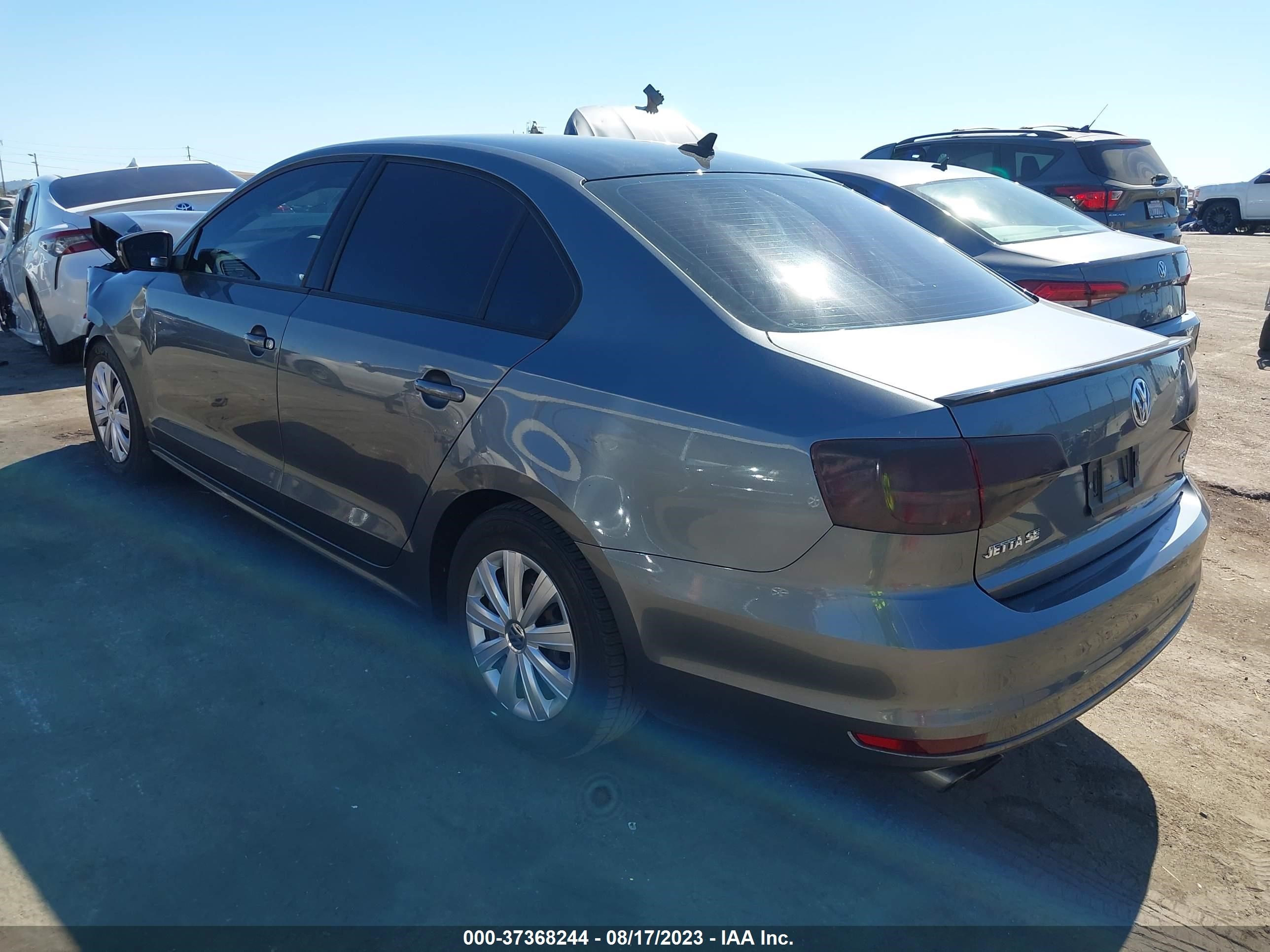 Photo 2 VIN: 3VWD17AJ9JM232722 - VOLKSWAGEN JETTA 