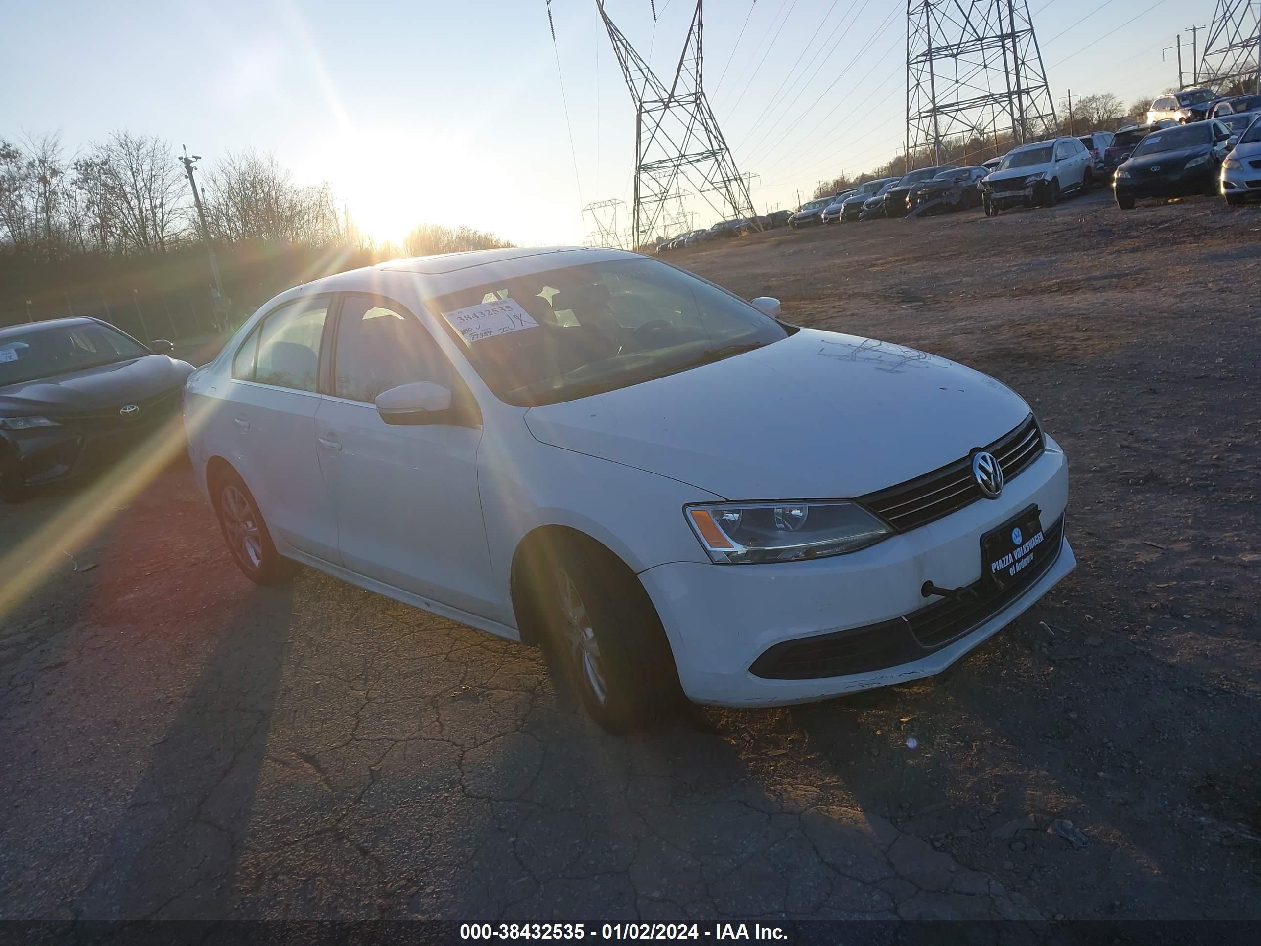 Photo 0 VIN: 3VWD17AJXEM353975 - VOLKSWAGEN JETTA 