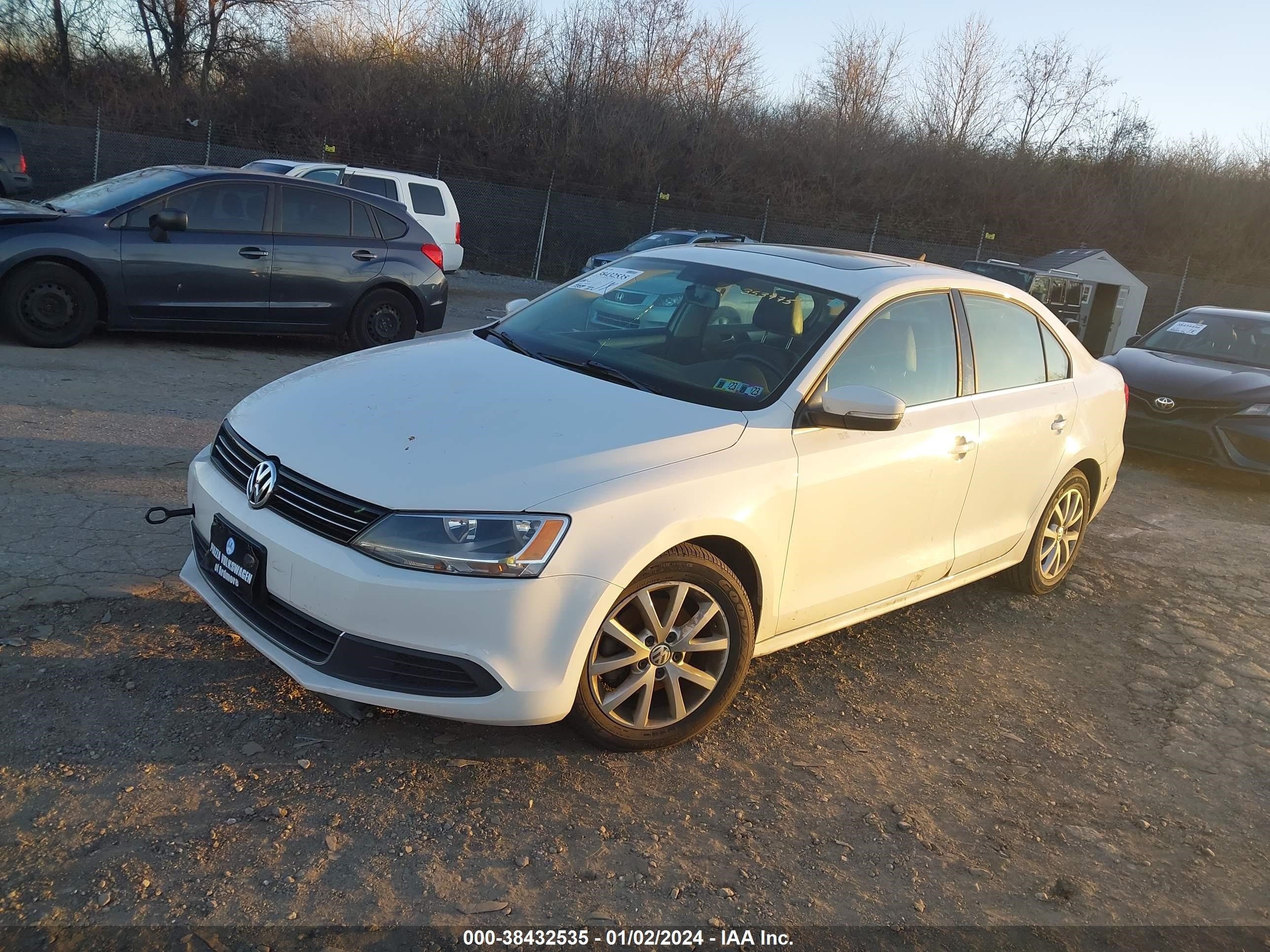 Photo 1 VIN: 3VWD17AJXEM353975 - VOLKSWAGEN JETTA 