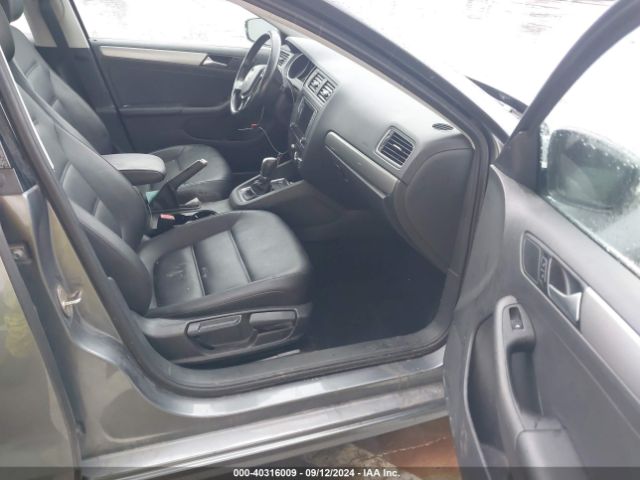 Photo 4 VIN: 3VWDB7AJ0HM400724 - VOLKSWAGEN JETTA 