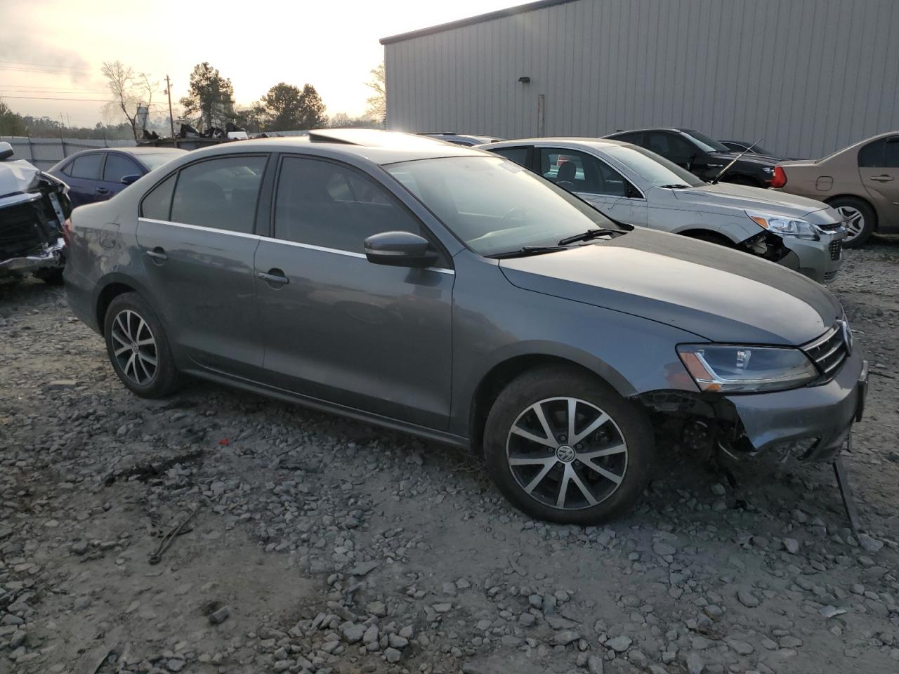 Photo 3 VIN: 3VWDB7AJ0JM255643 - VOLKSWAGEN JETTA 