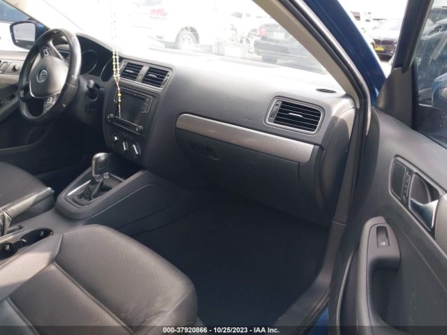 Photo 4 VIN: 3VWDB7AJ1HM225903 - VOLKSWAGEN JETTA 