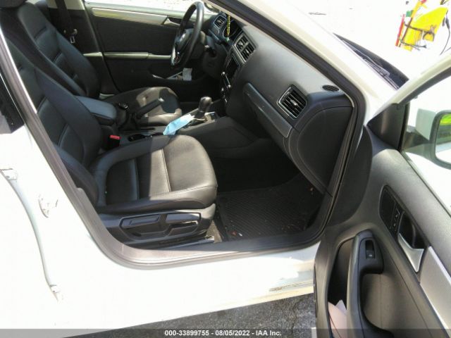 Photo 4 VIN: 3VWDB7AJ1HM305184 - VOLKSWAGEN JETTA 