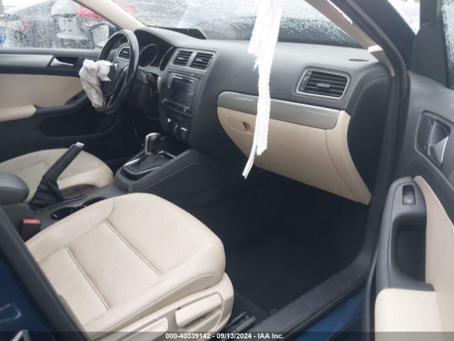 Photo 4 VIN: 3VWDB7AJ1JM208086 - VOLKSWAGEN JETTA 