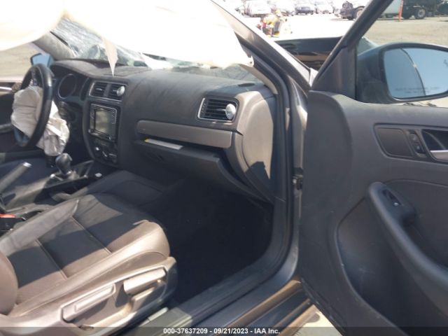 Photo 4 VIN: 3VWDB7AJ1JM242092 - VOLKSWAGEN JETTA 