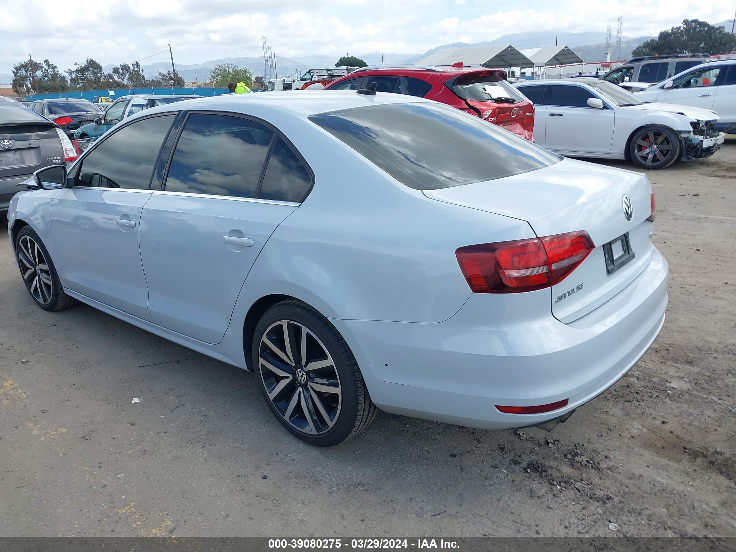 Photo 2 VIN: 3VWDB7AJ2HM312127 - VOLKSWAGEN JETTA 