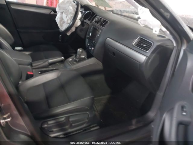 Photo 4 VIN: 3VWDB7AJ2JM263145 - VOLKSWAGEN JETTA 