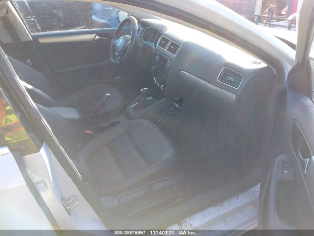 Photo 4 VIN: 3VWDB7AJ3HM327901 - VOLKSWAGEN JETTA 