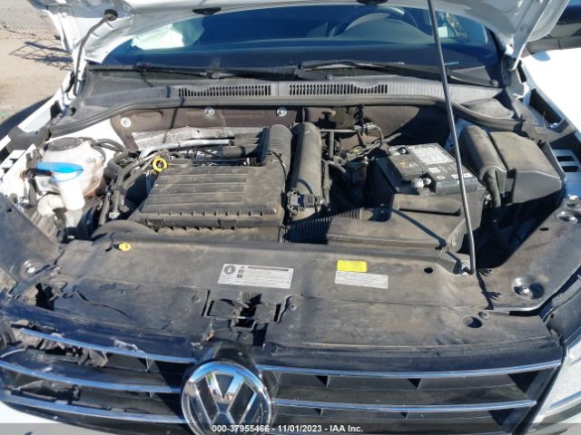 Photo 9 VIN: 3VWDB7AJ4JM207739 - VOLKSWAGEN JETTA 