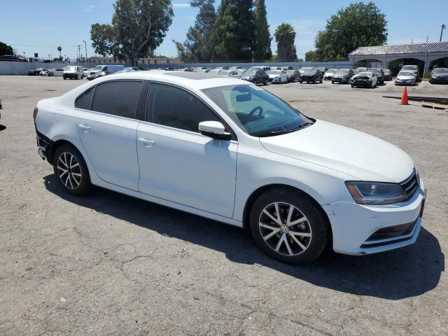 Photo 3 VIN: 3VWDB7AJ5JM216787 - VOLKSWAGEN JETTA SE 