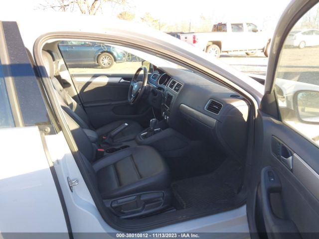 Photo 4 VIN: 3VWDB7AJ5JM221598 - VOLKSWAGEN JETTA 