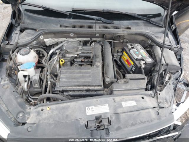 Photo 9 VIN: 3VWDB7AJ5JM229362 - VOLKSWAGEN JETTA 