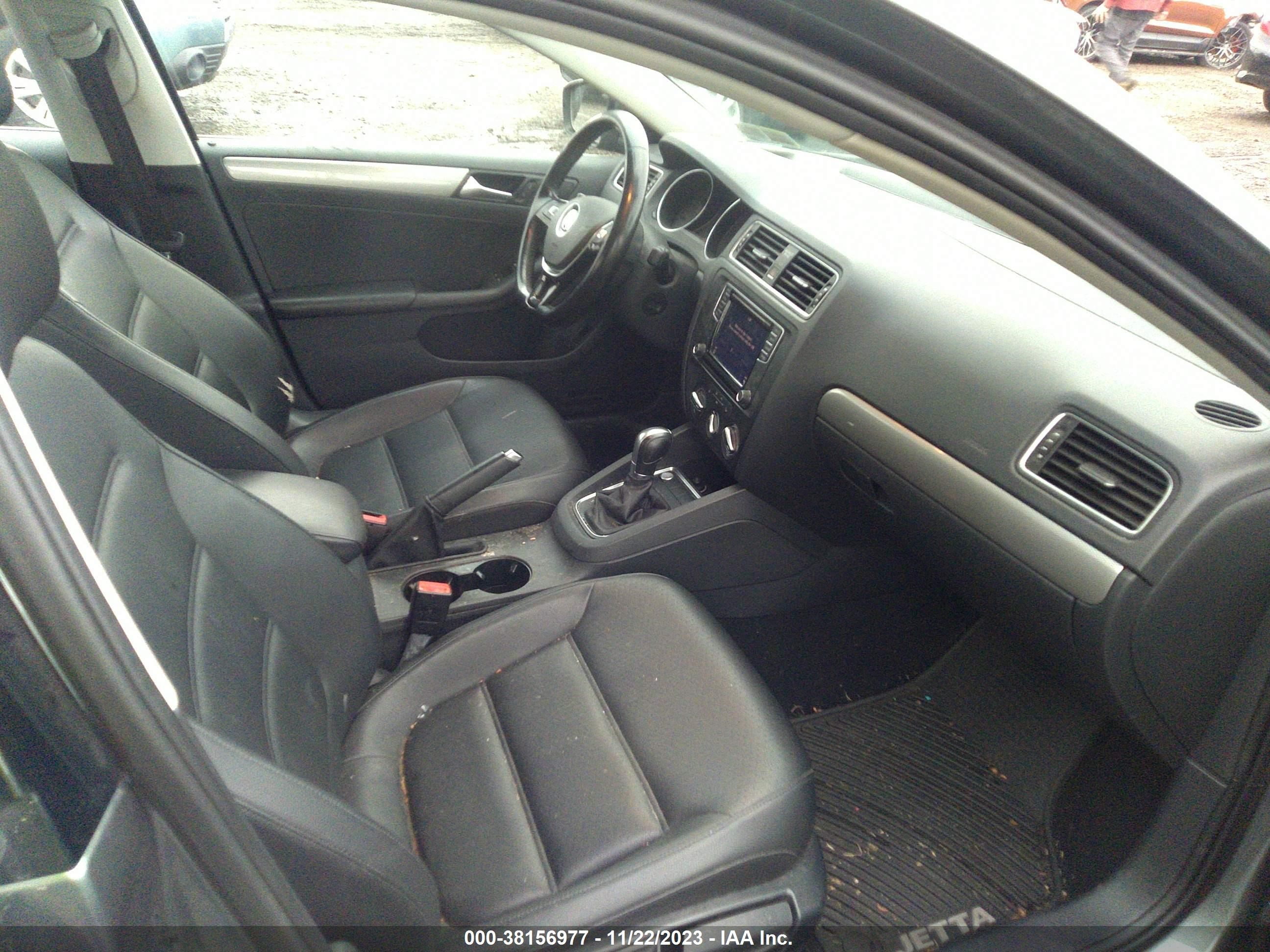 Photo 4 VIN: 3VWDB7AJ6HM270397 - VOLKSWAGEN JETTA 