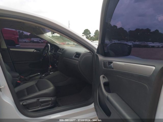 Photo 4 VIN: 3VWDB7AJ6HM348306 - VOLKSWAGEN JETTA 