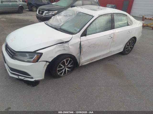 Photo 5 VIN: 3VWDB7AJ7JM232361 - VOLKSWAGEN JETTA 