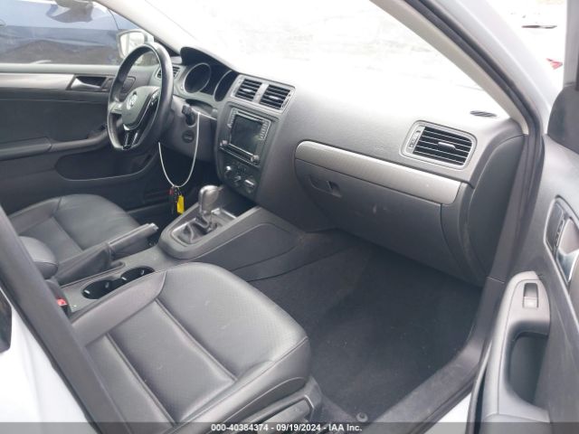 Photo 4 VIN: 3VWDB7AJ7JM241481 - VOLKSWAGEN JETTA 