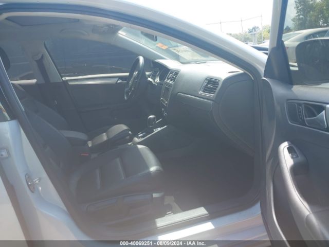 Photo 4 VIN: 3VWDB7AJ8HM365253 - VOLKSWAGEN JETTA 