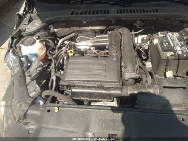 Photo 9 VIN: 3VWDB7AJ8JM204438 - VOLKSWAGEN JETTA 