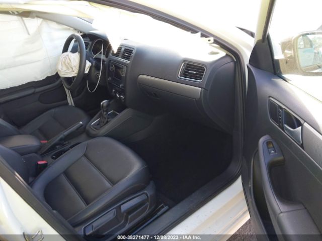 Photo 4 VIN: 3VWDB7AJ8JM219053 - VOLKSWAGEN JETTA 