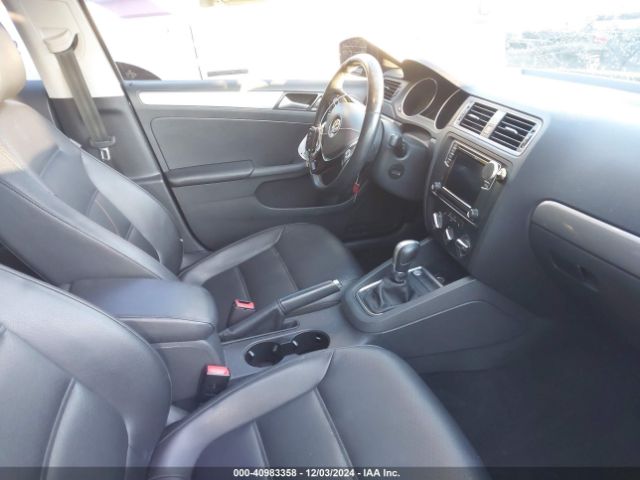 Photo 4 VIN: 3VWDB7AJ8JM244390 - VOLKSWAGEN JETTA 