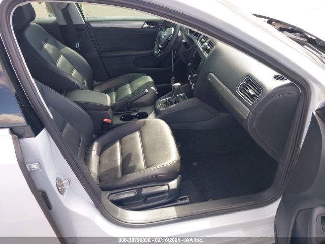 Photo 4 VIN: 3VWDB7AJ9HM380988 - VOLKSWAGEN JETTA 