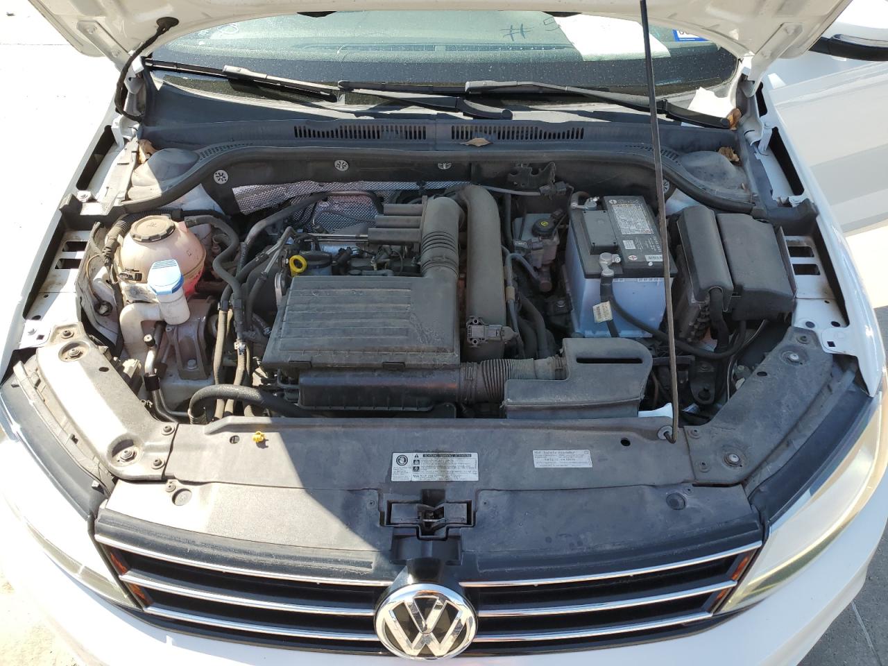 Photo 10 VIN: 3VWDB7AJ9JM232619 - VOLKSWAGEN JETTA 