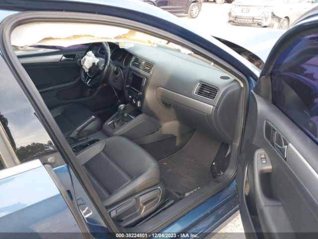 Photo 4 VIN: 3VWDB7AJXHM234728 - VOLKSWAGEN JETTA 