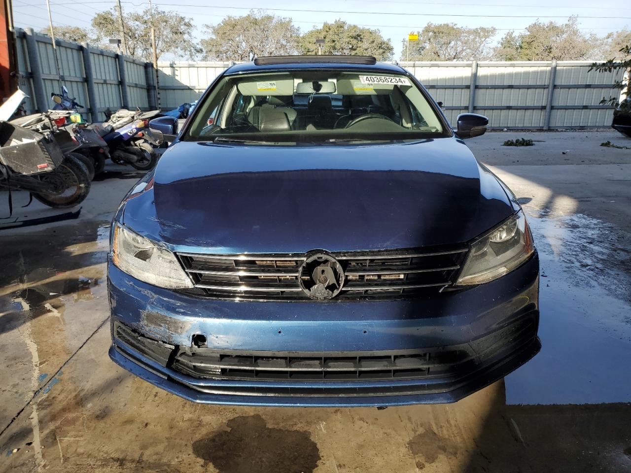 Photo 4 VIN: 3VWDB7AJXHM374651 - VOLKSWAGEN JETTA 