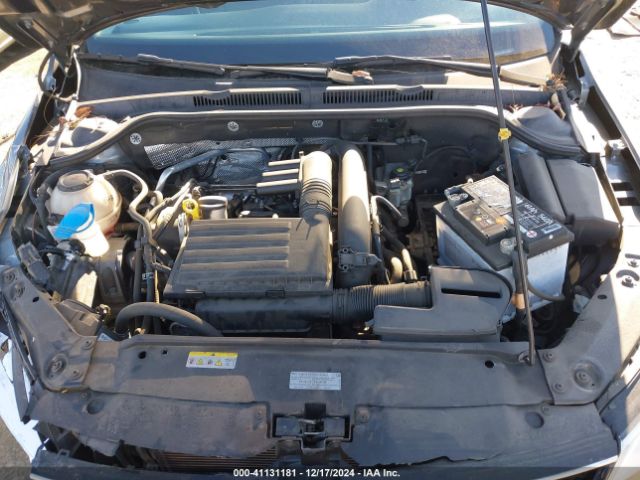 Photo 9 VIN: 3VWDB7AJXJM211925 - VOLKSWAGEN JETTA 