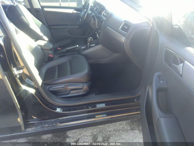 Photo 4 VIN: 3VWDB7AJXJM260848 - VOLKSWAGEN JETTA 